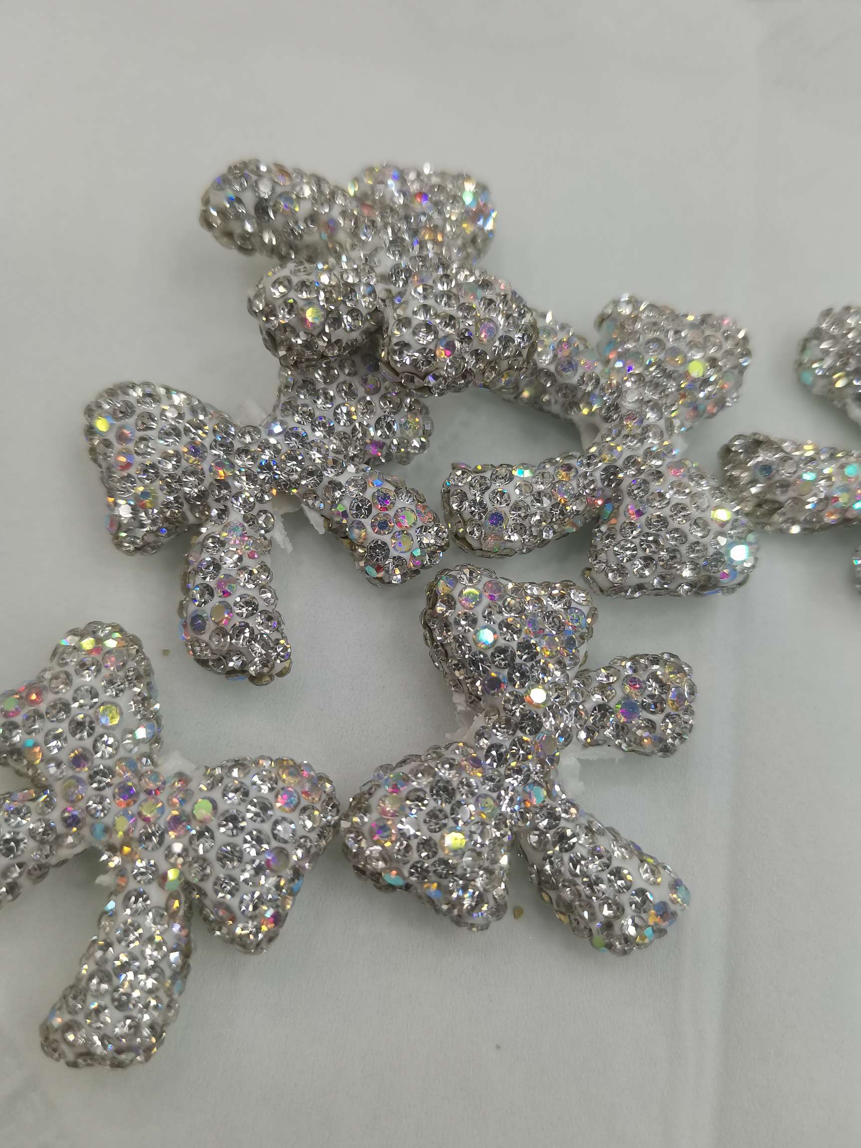 White small bow tie ribbon three-dimensional soft clay accessory Item Picture