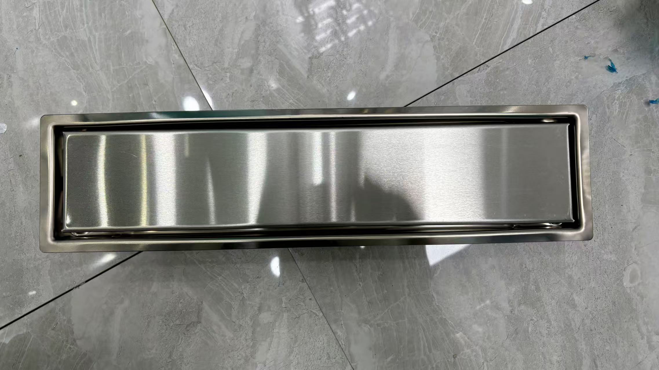 Invisible long strip floor drain, rectangular double-sided anti-odor and anti-insect, extended drainage outlet for bathroom, can be inlaid with tile floor drain Specification image