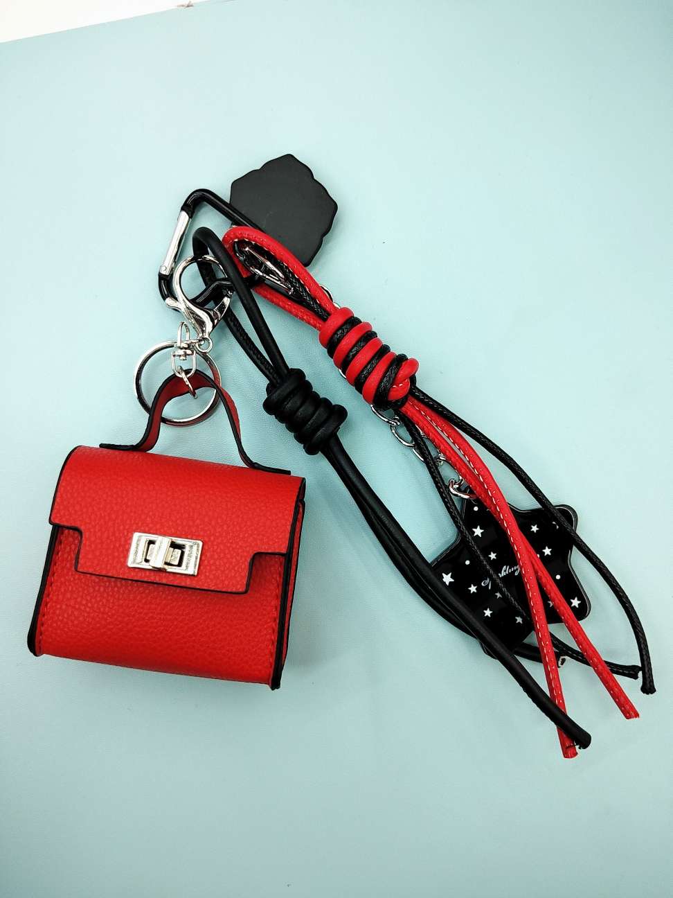 - 轻奢风大牌元素钥匙扣 迷你包爱心小马挂饰 个性潮酷男女汽车钥匙链礼物