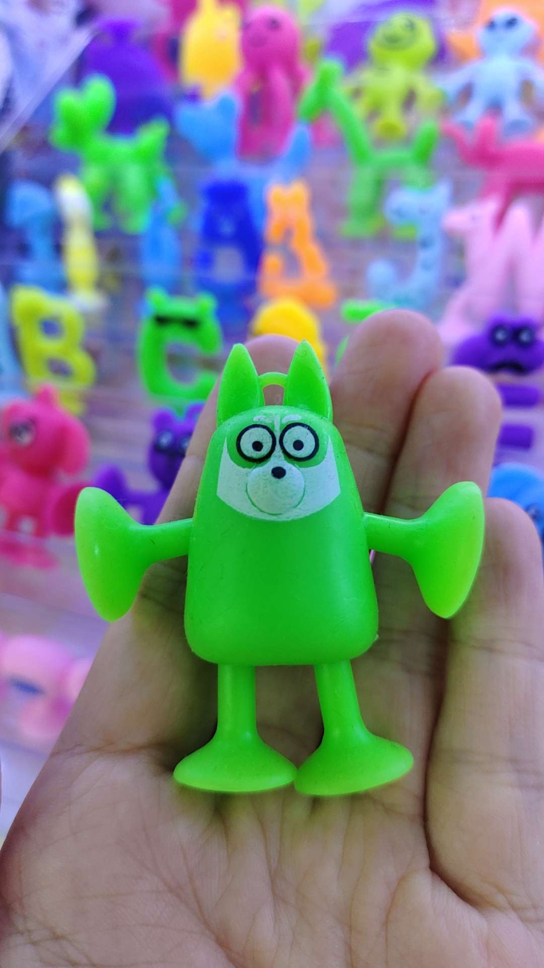 Suction Fun soft rubber building block suction cup toys, bath toys, DIY educational building block toys, freely combine and match, 227 types of letter series, safe and non-toxic material, can be made into gacha blind boxes, 26 English soft rubber details Picture