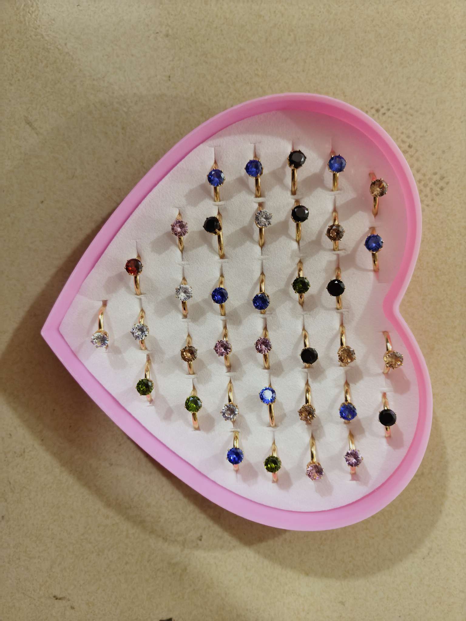 儿童饰品手串卡通创意潮流玩具儿童小戒指可爱美甲片短款手饰