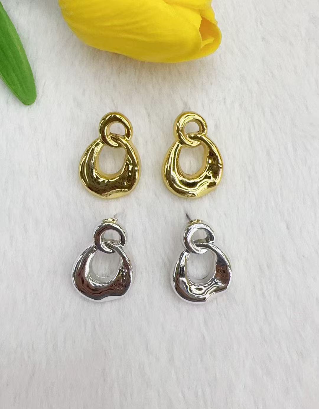 心源饰品时尚简约耳钉耳饰植绒耳堵耳针耳钉配饰女气质百搭潮流款