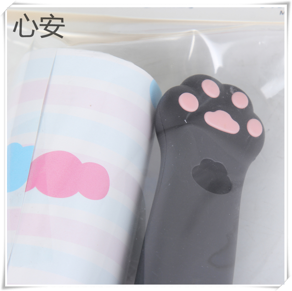 The new cartoon pattern bristle remover set comes with a replaceable tearable garment bristle remover, a roller bristle remover Application Scenario