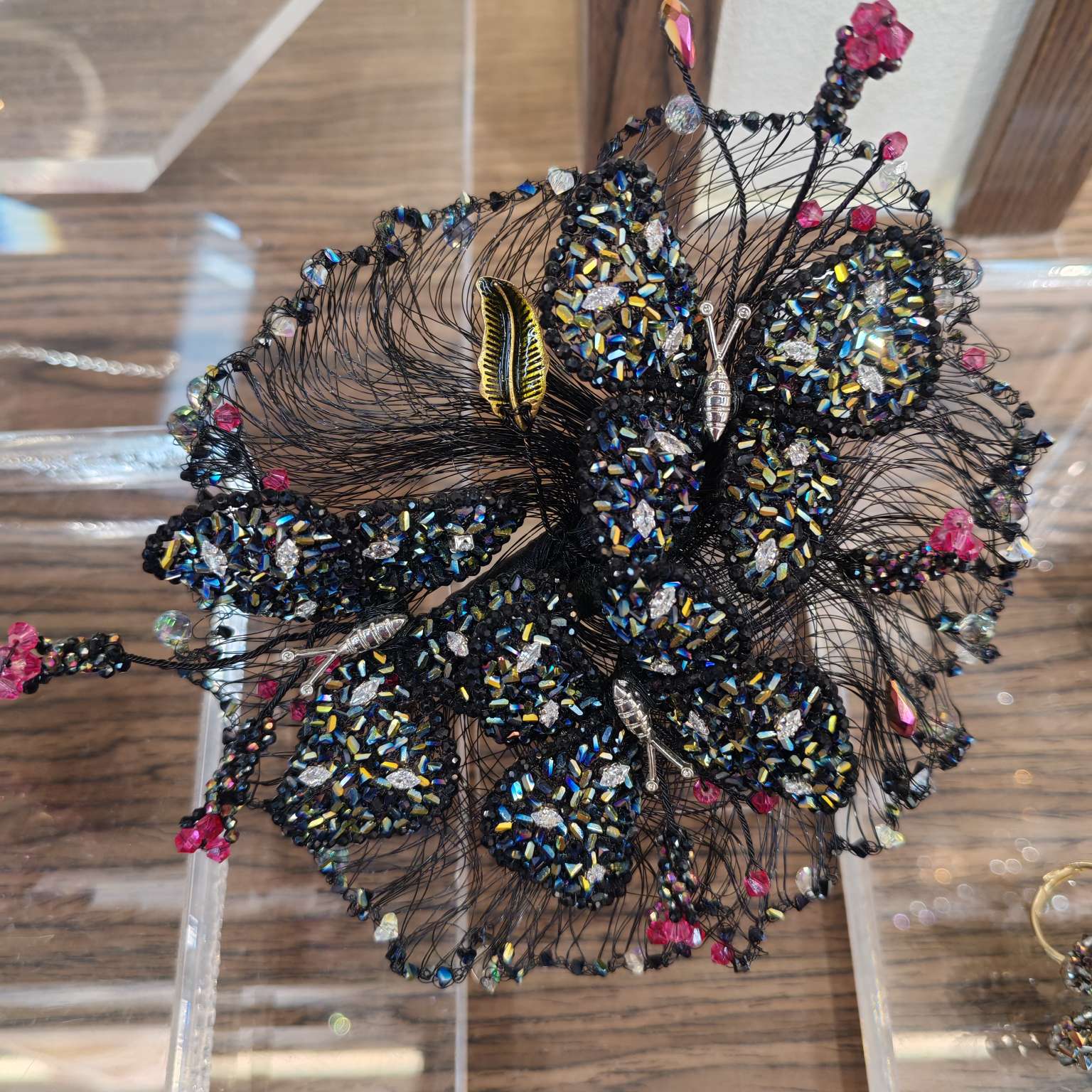 纯手工首饰钩针鸭夹侧边夹编织水晶蝴蝶