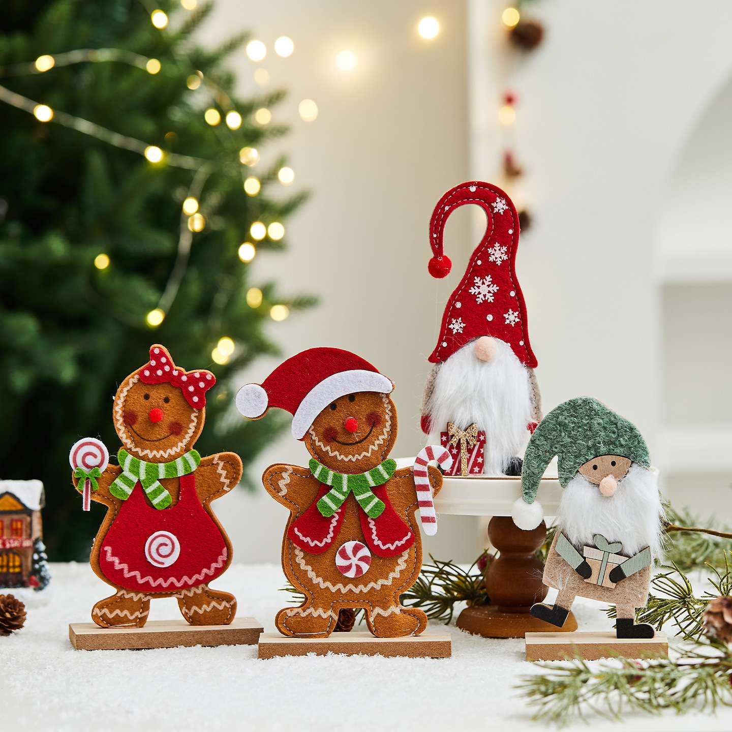 跨境新款圣诞节装饰品情侣姜饼人圣诞饼干人摆饰桌面木质老人摆件 
