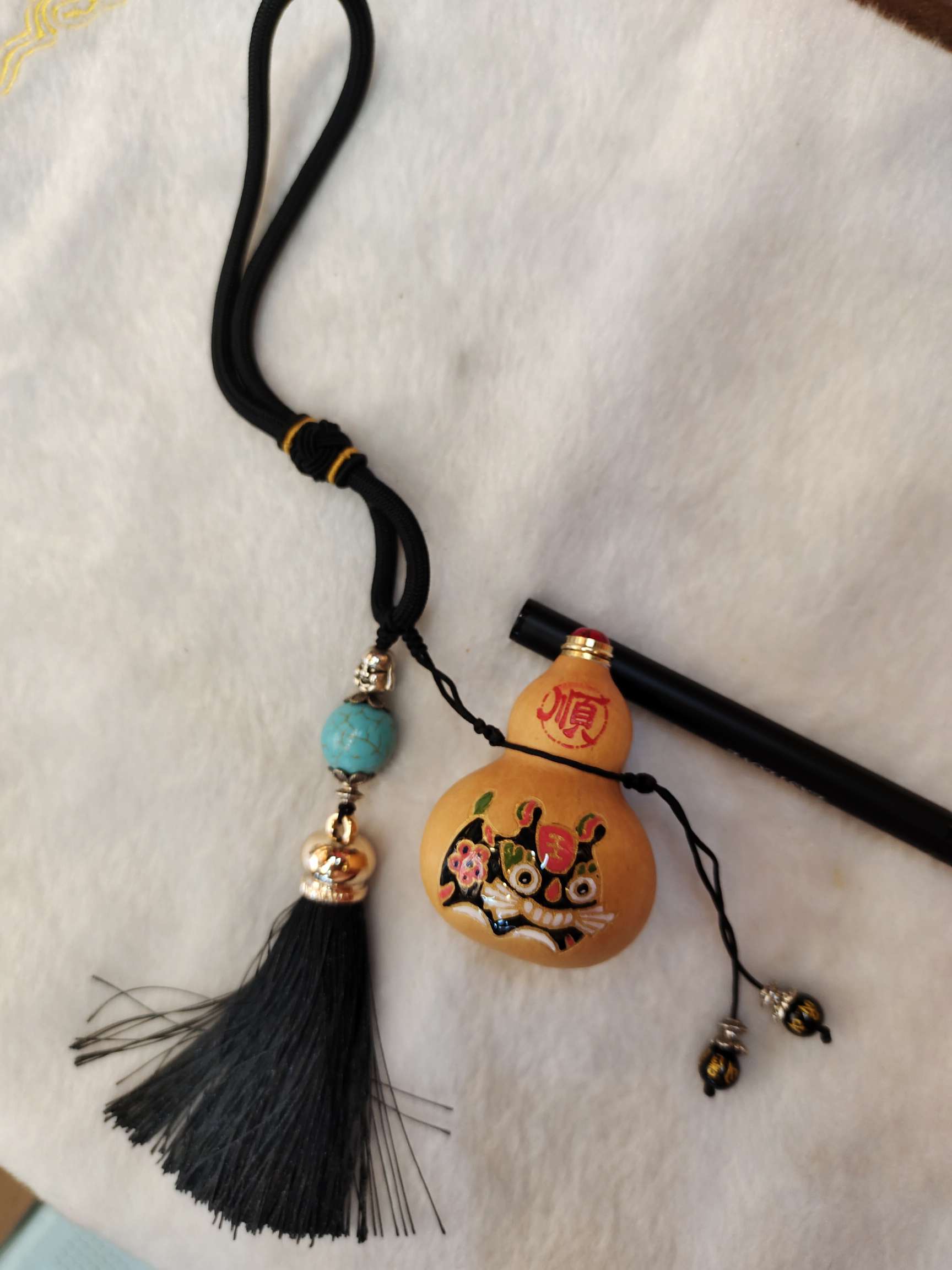 Fengming craftsmanship, natural gourd, inlaid with copper heads, hand-painted, can hold things, be used as a car hanger or a bag hanger, it is a multi-functional pendant details Picture