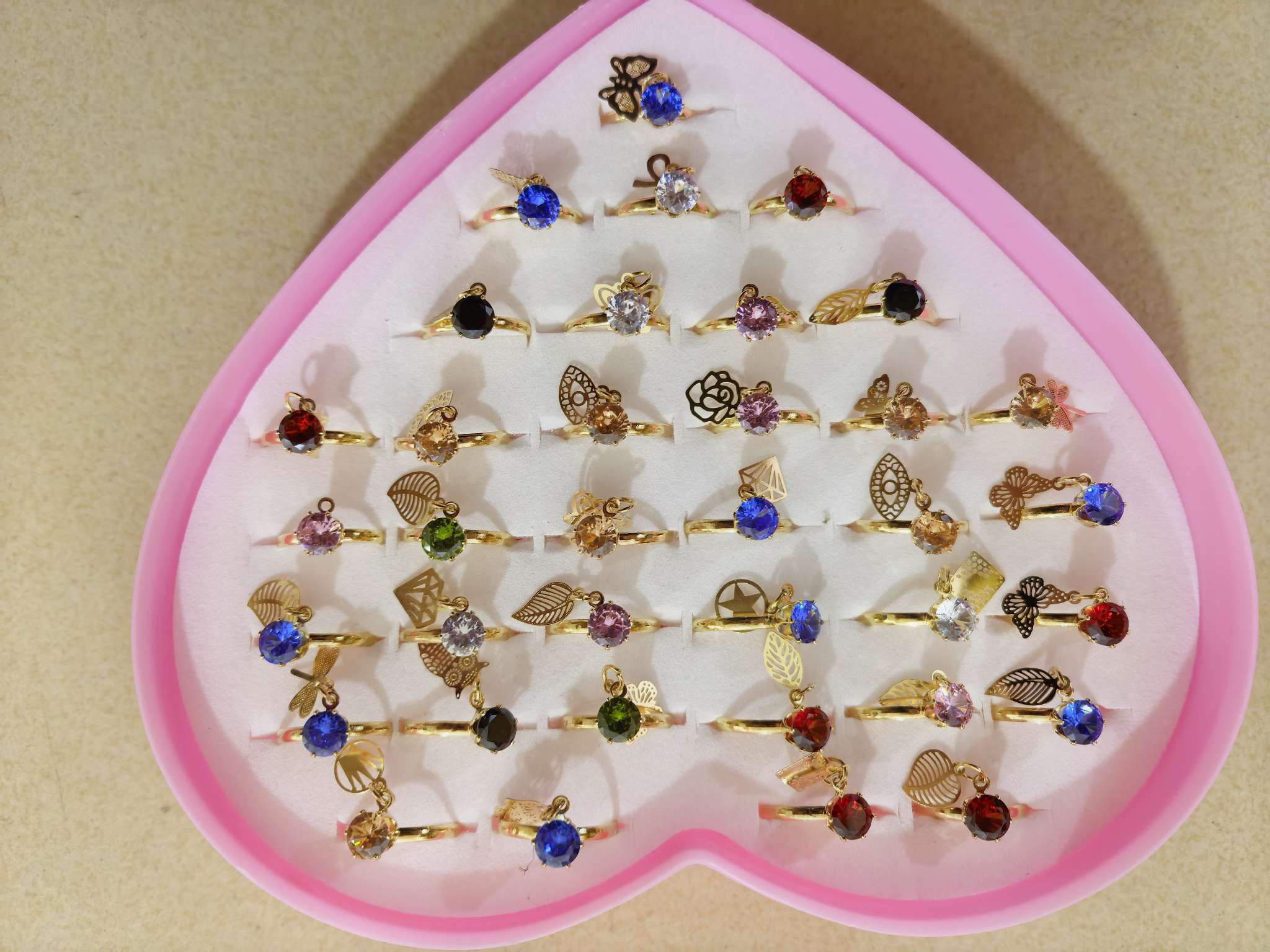 儿童手饰卡通手串珠创意潮流玩具儿童戒指可爱美甲片短款饰品