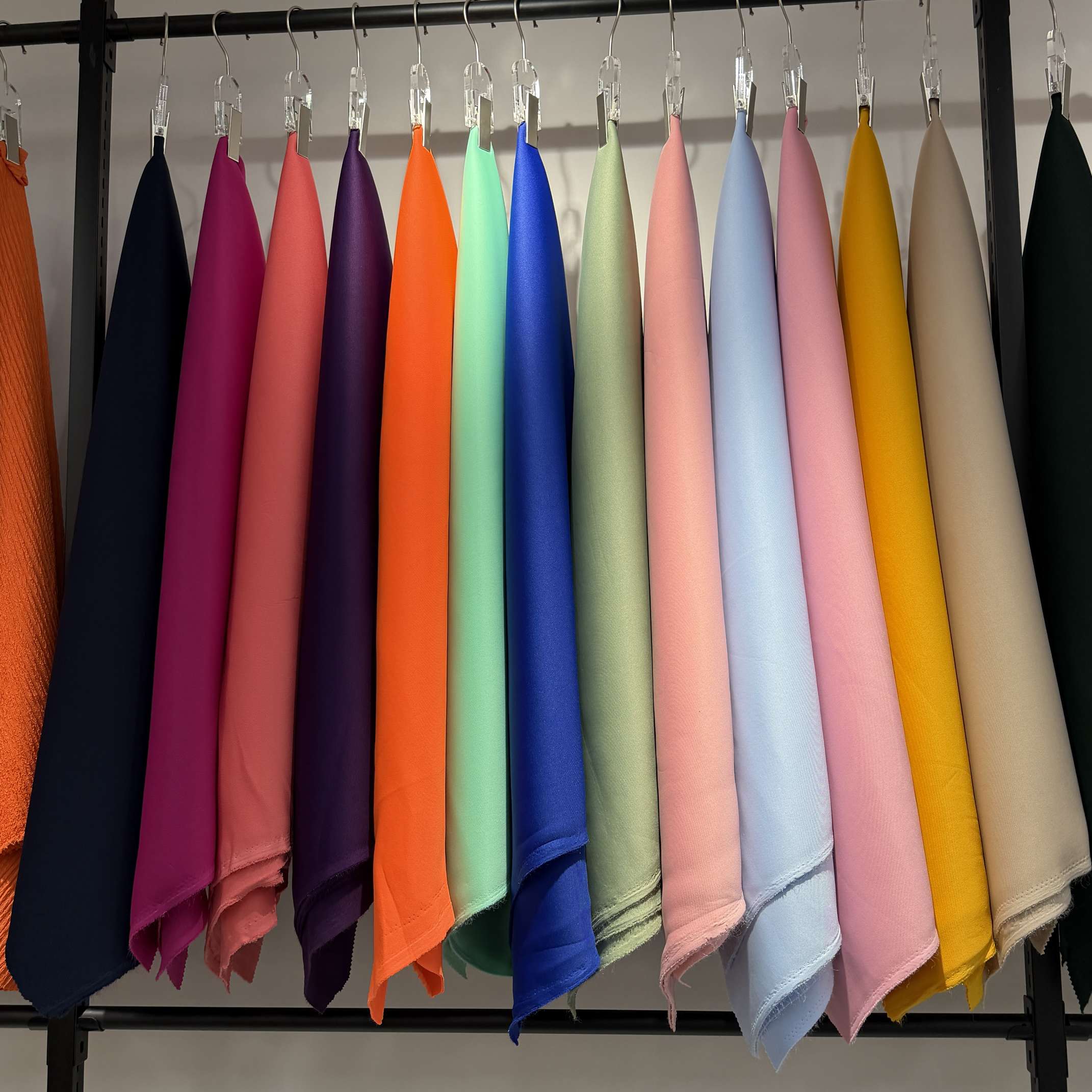 Textile leather knitted fabric air layer sandwich mesh fabric chicken skin velvet suede velvet fabric multi-functional breathable material air layer