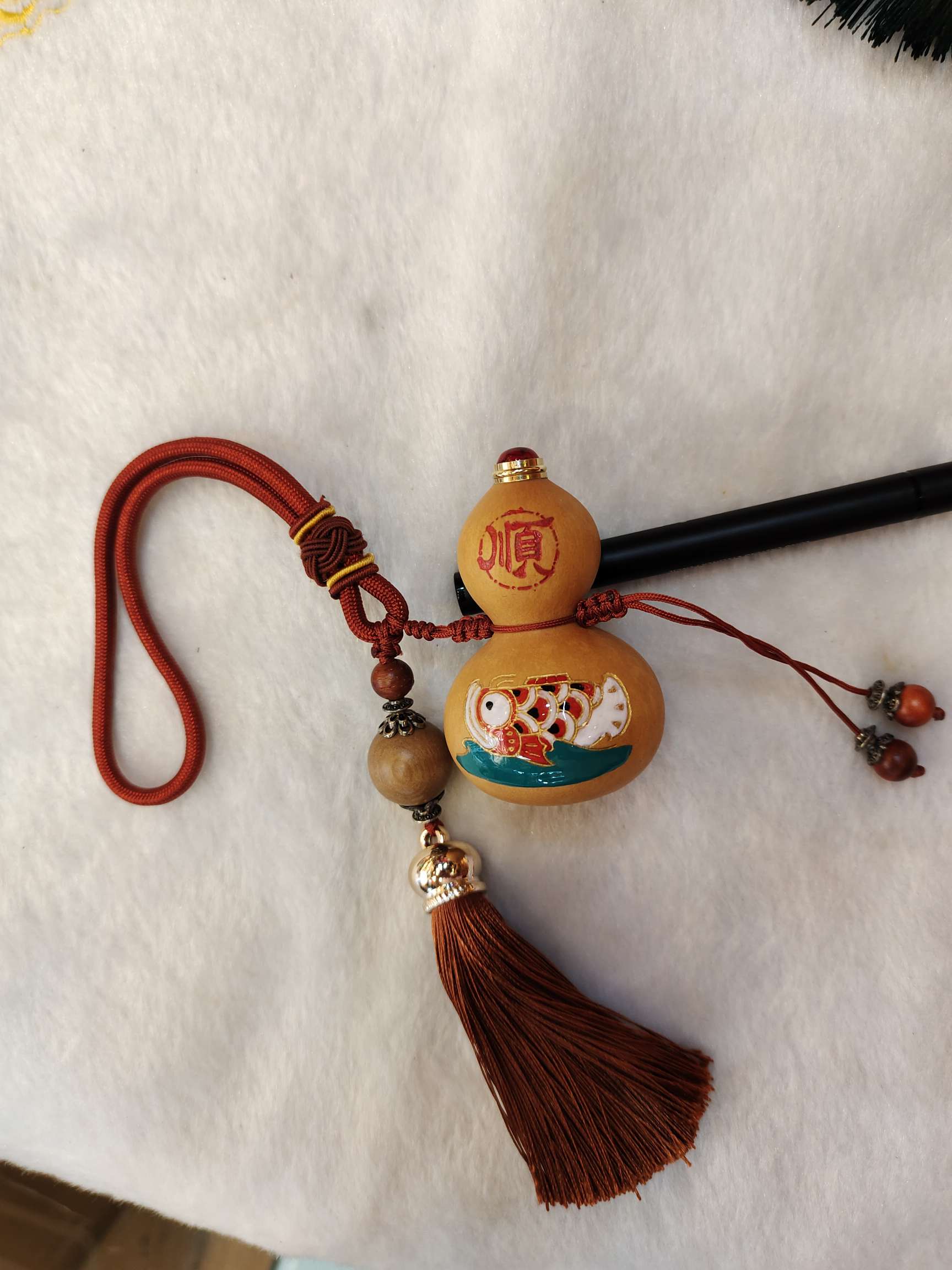 Fengming craftsmanship, natural gourd, inlaid with copper heads, hand-painted, can hold things, be used as a car hanger or a bag hanger, it is a multi-functional pendant detail image 5