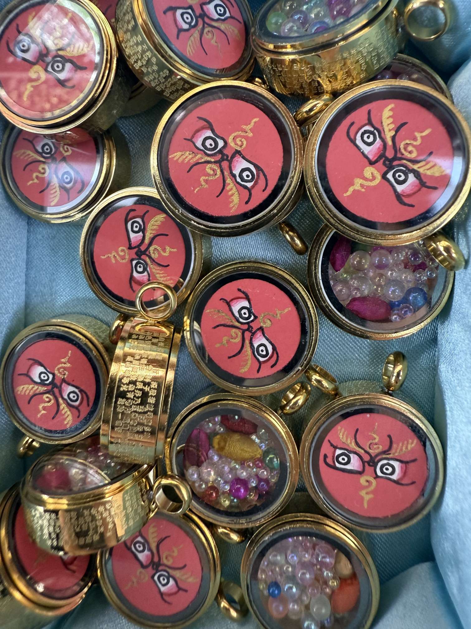 红财神唐卡 纯手绘细节图