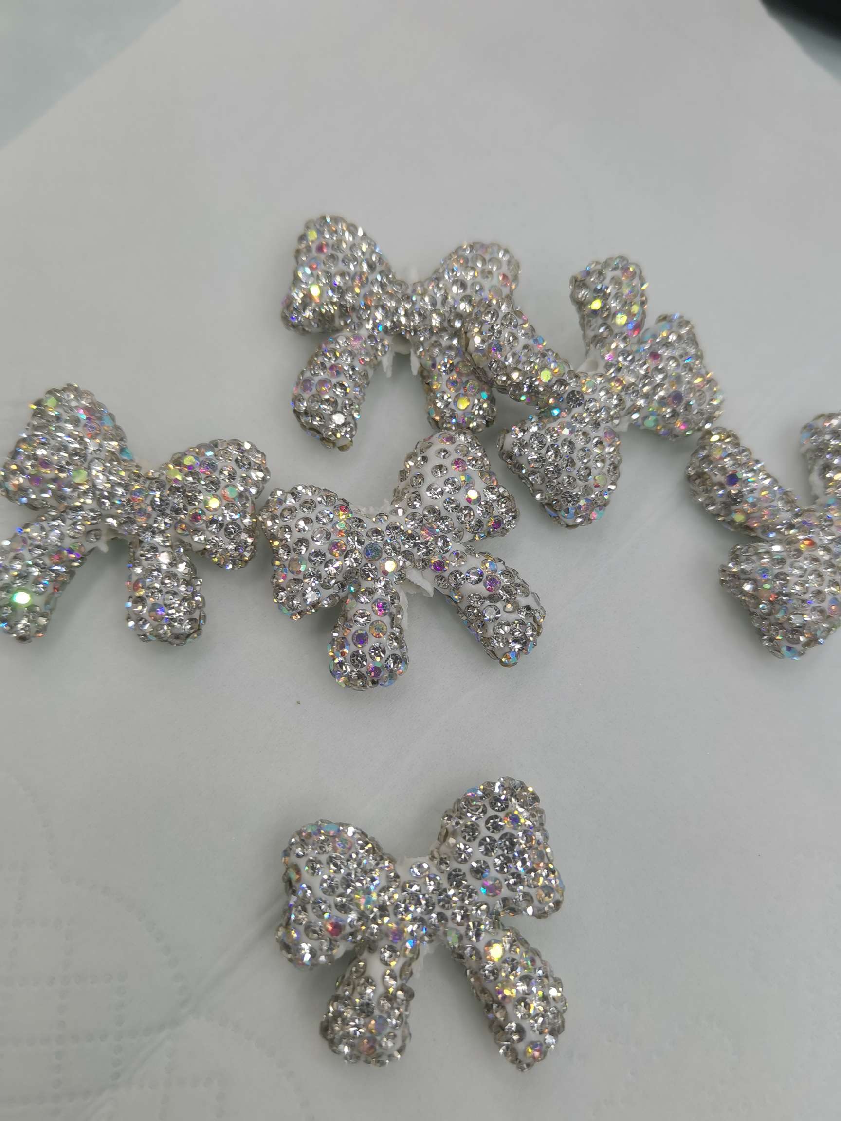 White small bow tie ribbon three-dimensional soft clay accessory Specification image