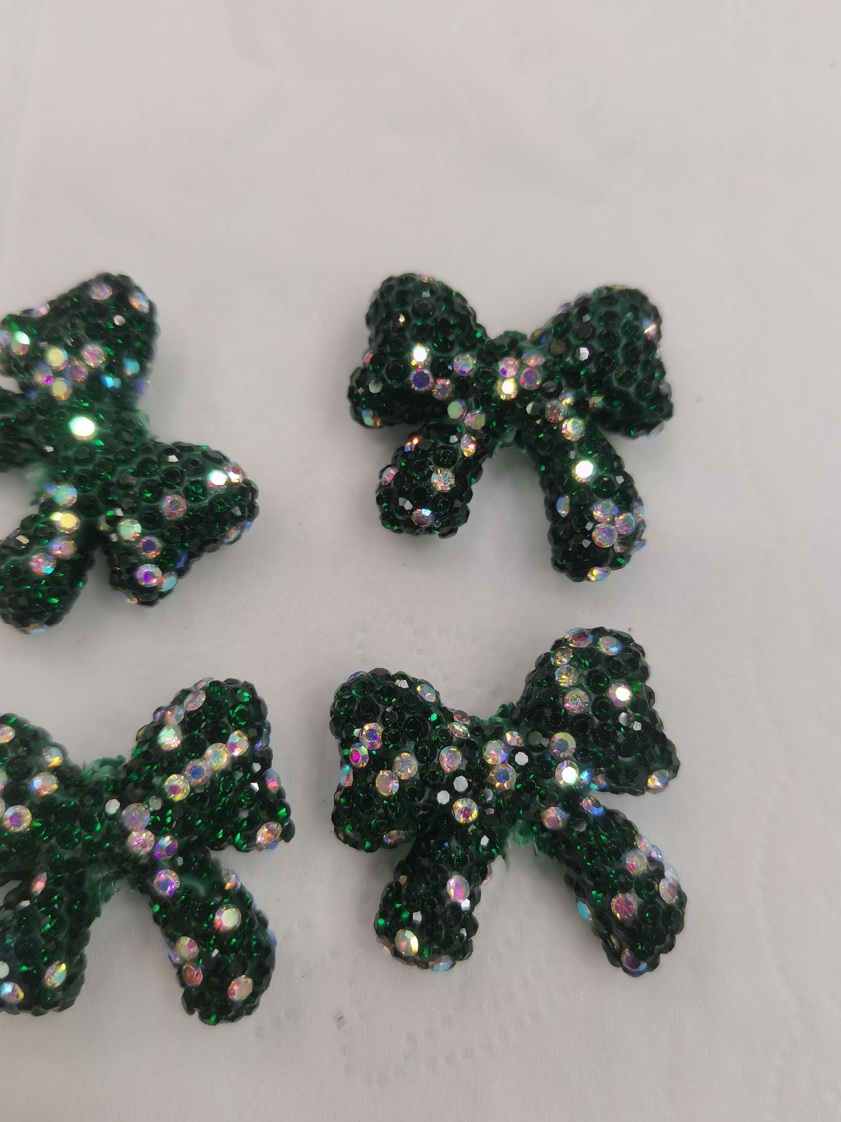 Dark green small bow tie ribbon three-dimensional soft clay accessory Application Scenario