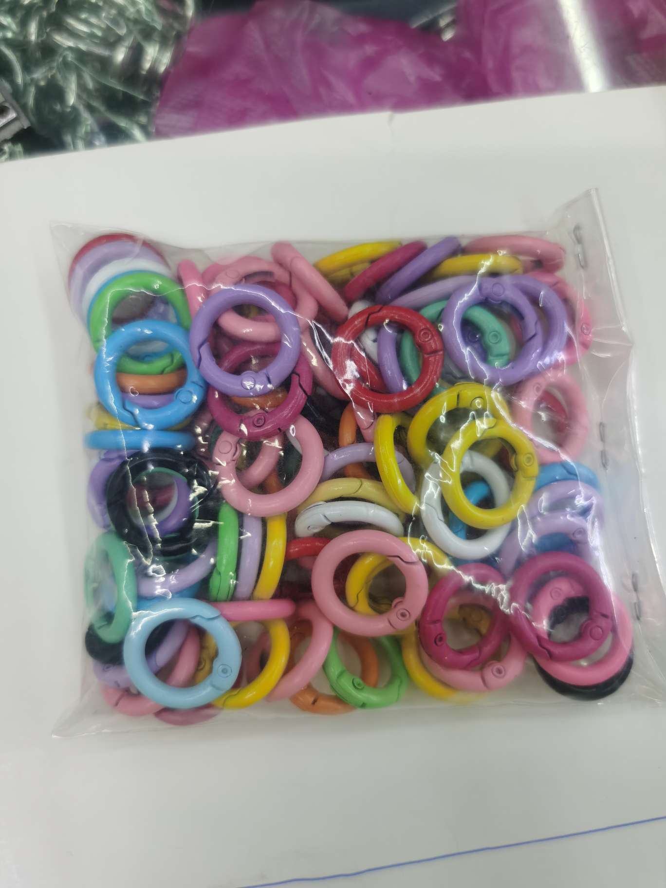 A wide range of fashionable accessories and accessories are available for creative decoration. The accessories are versatile and come in a variety of choices detail image 4