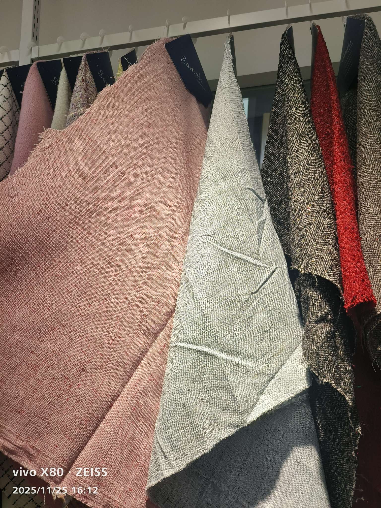 Textile leather blended interwoven fabric, cotton and wool blended fabric, soft hand feel, multi-purpose clothing fabric material