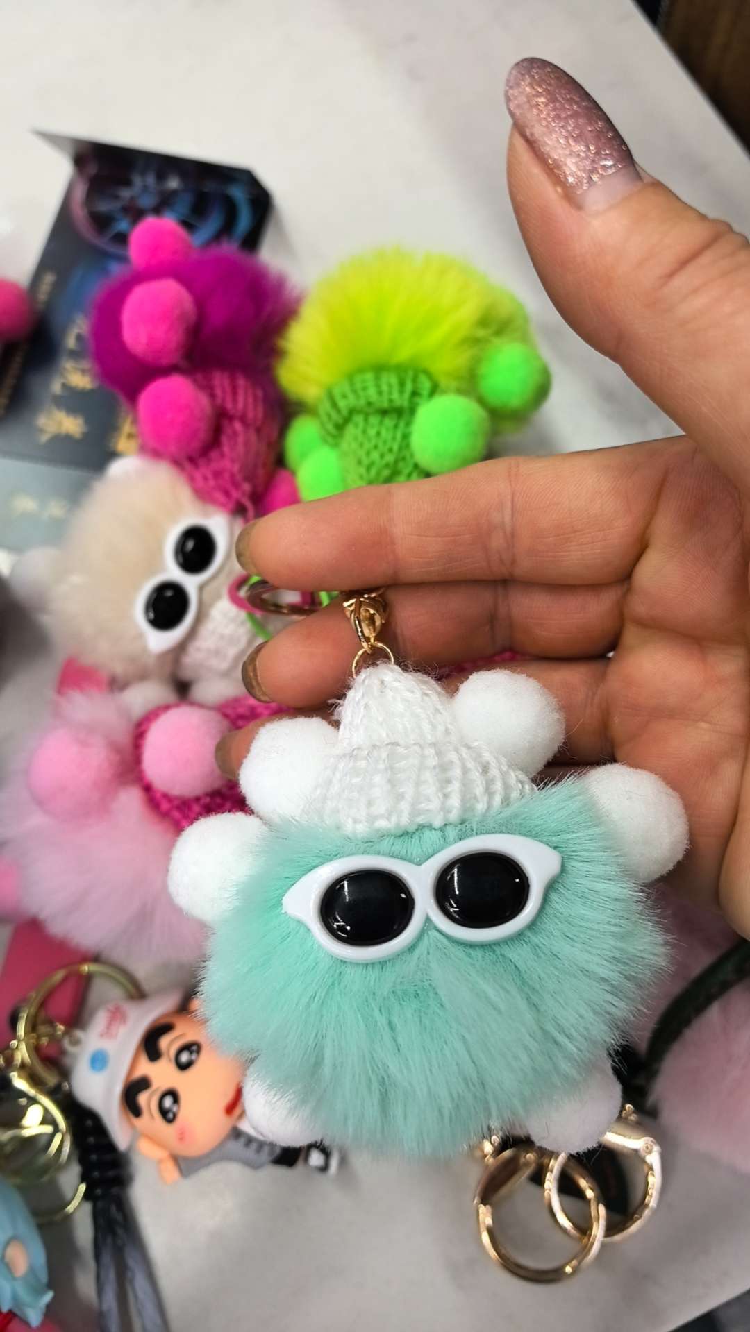 进口潮流毛绒玩具羊毛毡挂件抱心熊儿童礼物可爱抱枕饰品