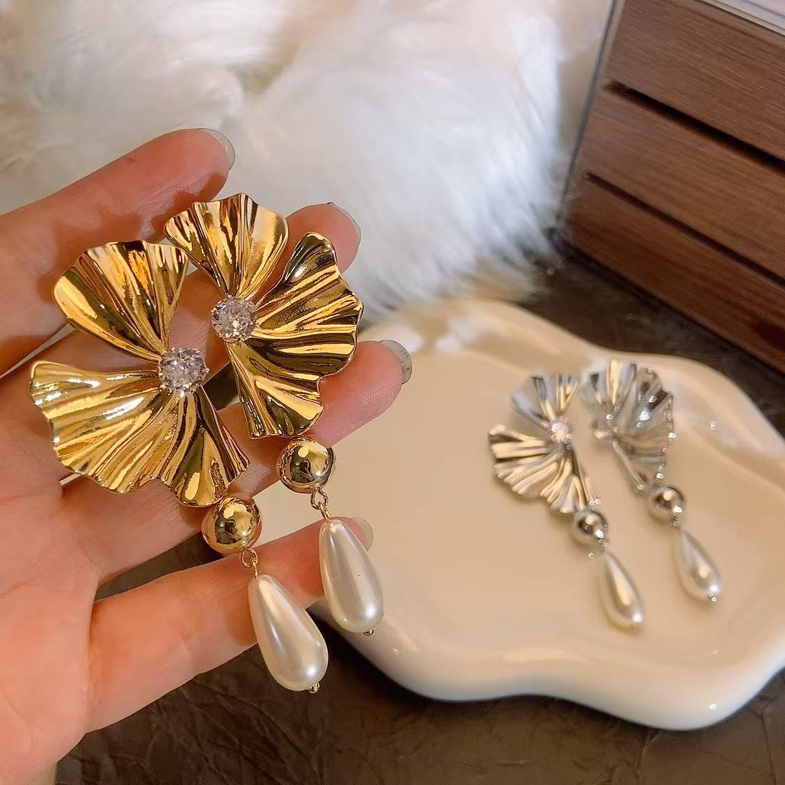 时尚烧焊锆石耳环耳饰简约气质百搭耳坠女款饰品新潮潮流款式饰品烧焊锆石耳环