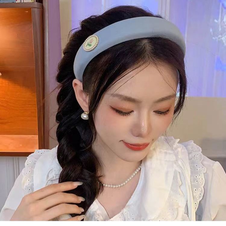 The versatile 2025 new blue hairband for women exudes a high-end, stylish and fashionable vibe. It features a wide-brimmed, high-top headband and hair tie Specification image