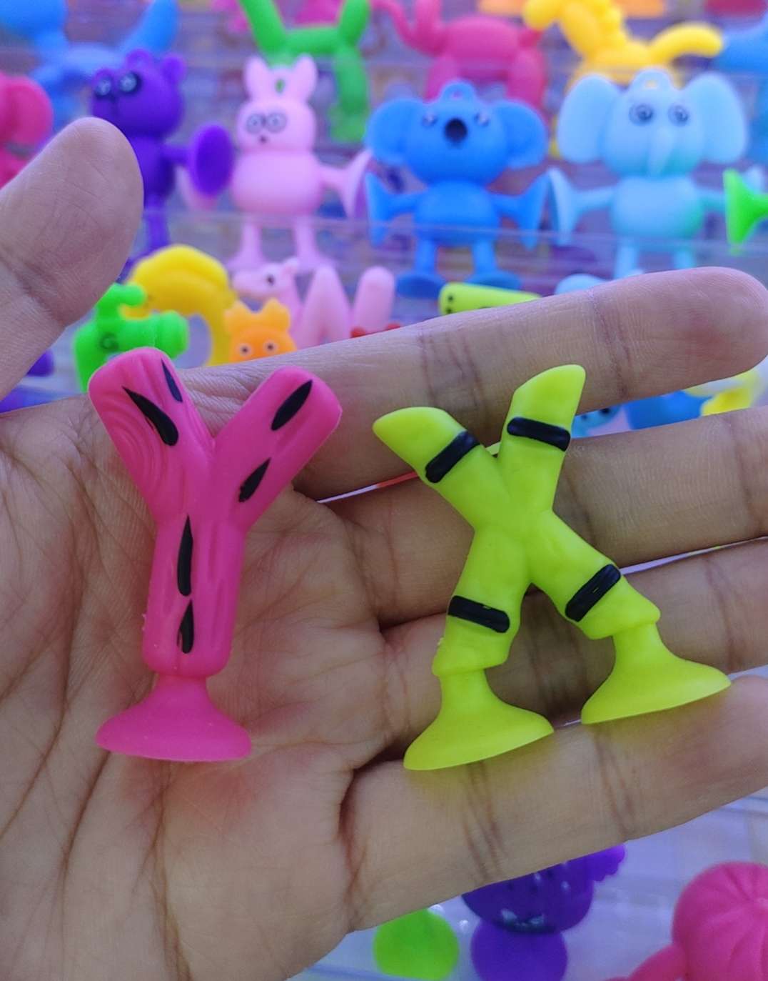 Suction Fun soft rubber building block suction cup toys, bath toys, DIY educational building block toys, freely combinable and matched, 227 types of letter series, safe and non-toxic material, can be made into gacha blind boxes, 26 English letters detail image 5