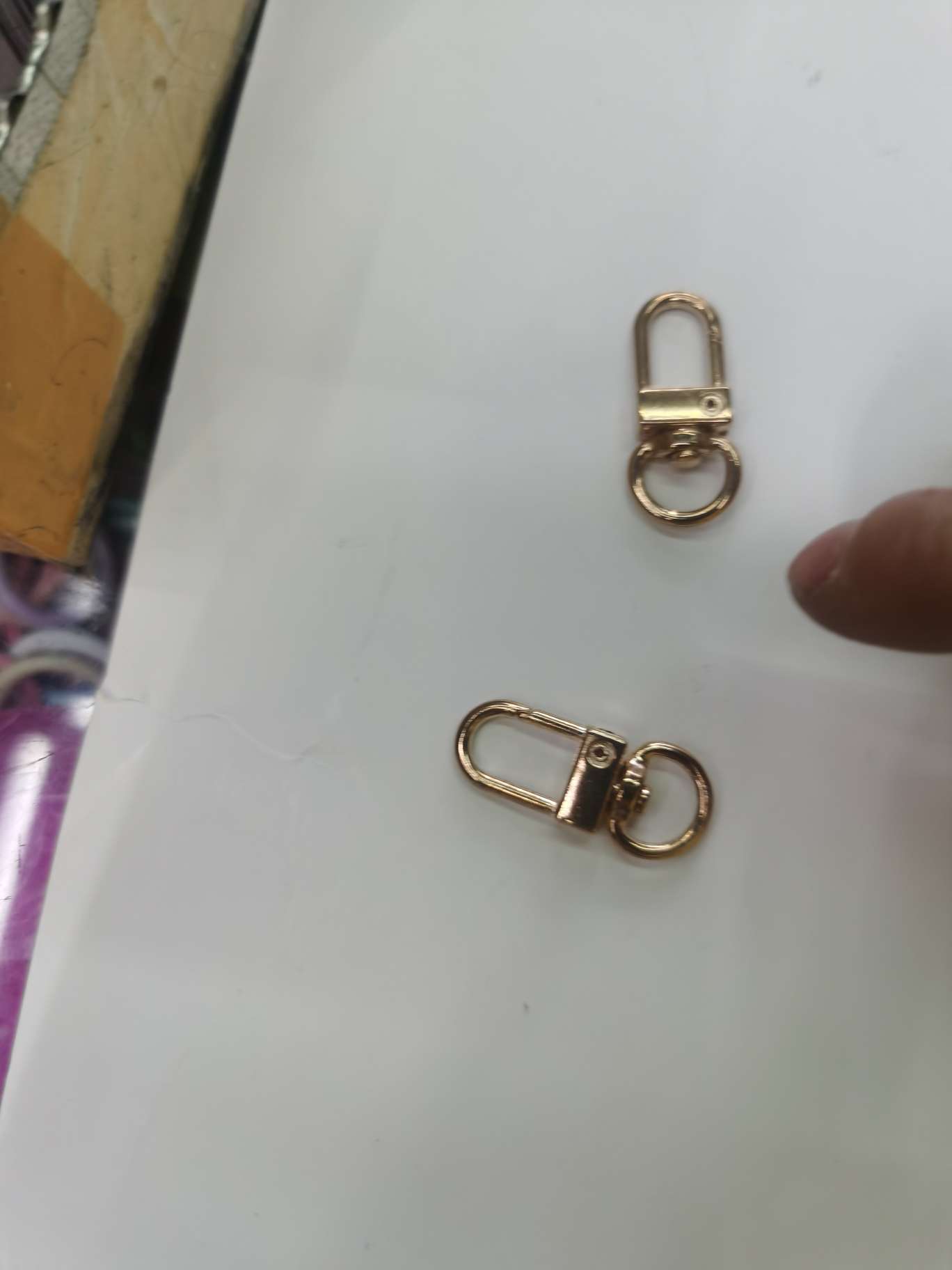 A wide range of fashionable accessories and accessories are carefully selected and versatile. Creative accessories and new styles are selling well details Picture