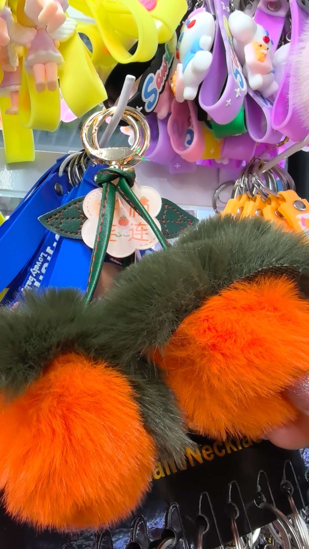 进口潮流毛绒玩具羊毛毡挂件抱心樱桃儿童礼物可爱抱枕饰品