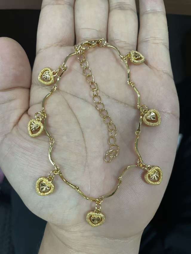 Imported jewelry, heart-shaped pendants, bracelets, gifts, selected jewelry Item Picture