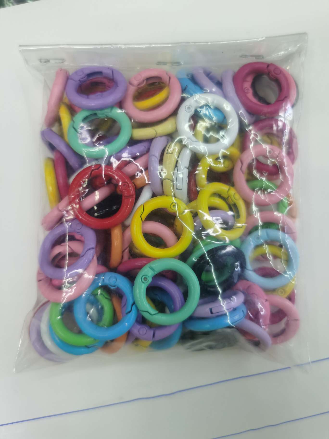 A wide range of fashionable accessories and accessories are available for creative decoration. The accessories are versatile and come in a variety of choices detail image 3