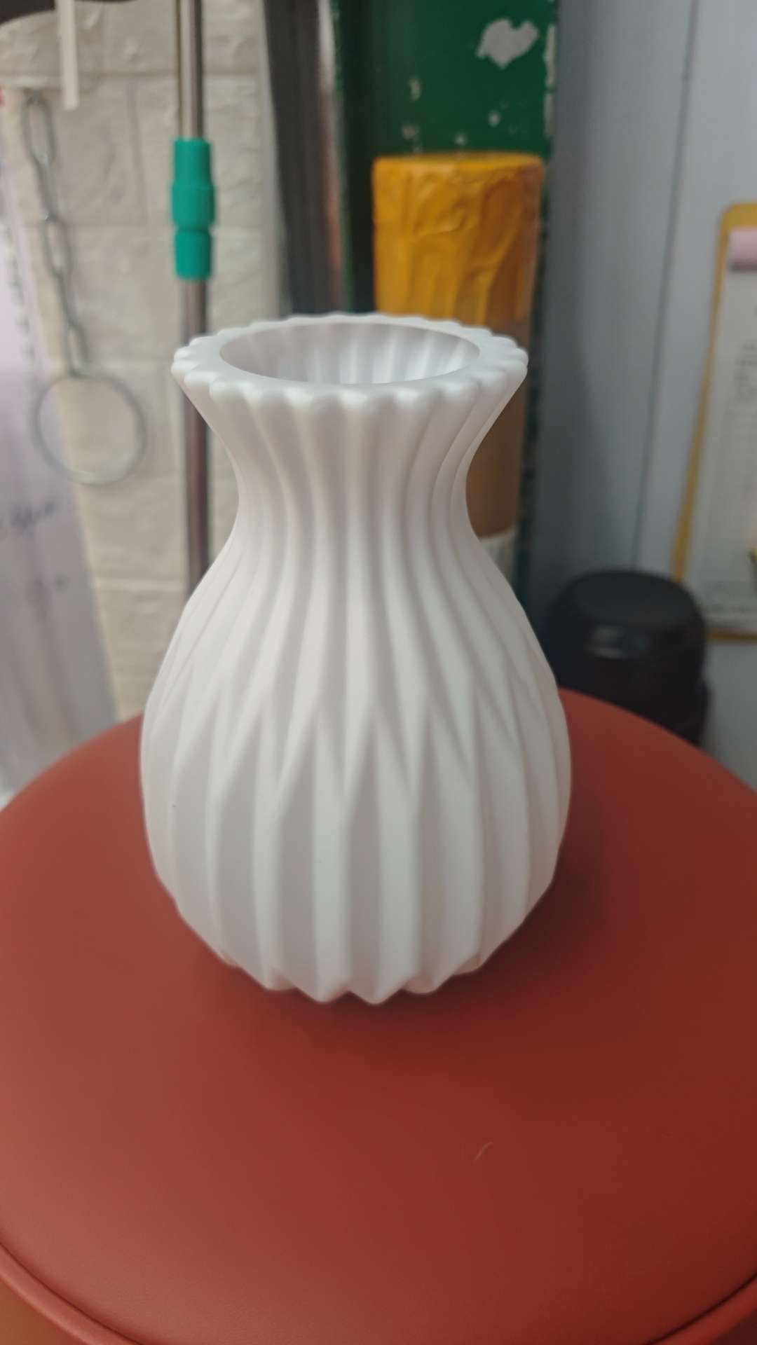 Pet garden flower POTS, artificial flowers, plastic flower POTS, ironwork, coconut palm hanging baskets, multi-functional containers are suitable Specification image