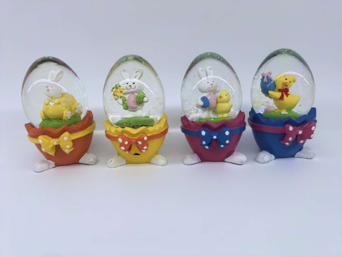 工艺品礼品复活节树脂水球摆件，底座树脂，椭圆玻璃球