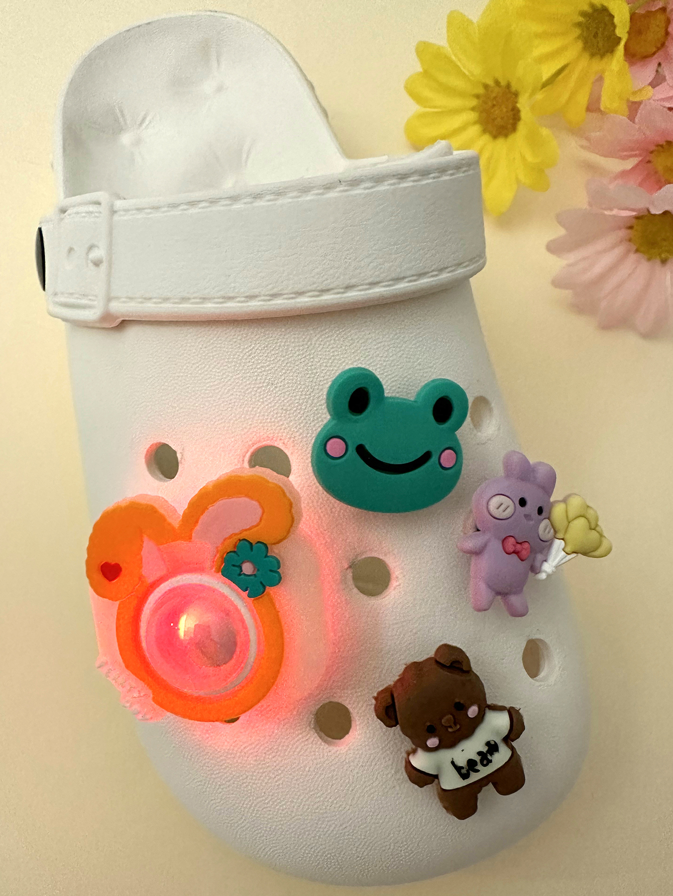 闪灯立体鞋扣 轻奢点缀 重塑成人洞洞鞋高级感 led洞洞鞋鞋扣