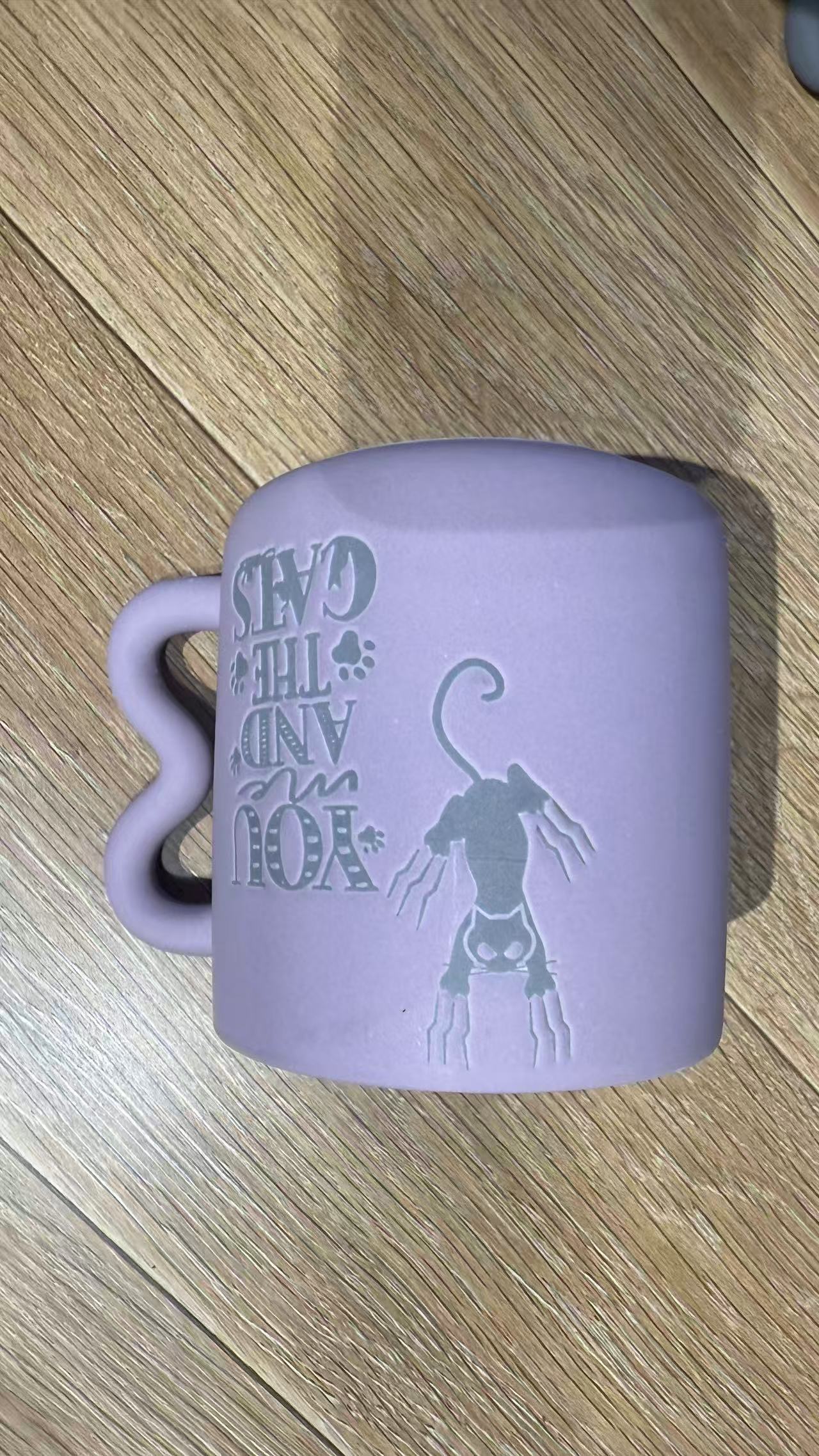 Cat pattern spray-painted coffee cup Application Scenario