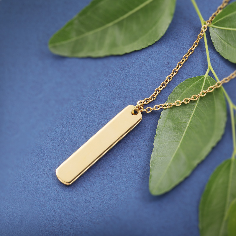 Hot-selling, personalized and simple mirror-finish stainless steel geometric necklace pendant with long strips and rounded corners, laser-engraved pendant details Picture
