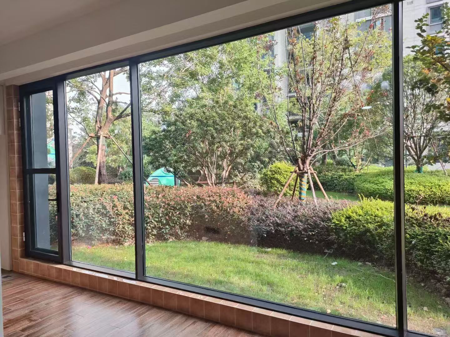 飞宇门窗现代简约风格安选系列门窗固定窗