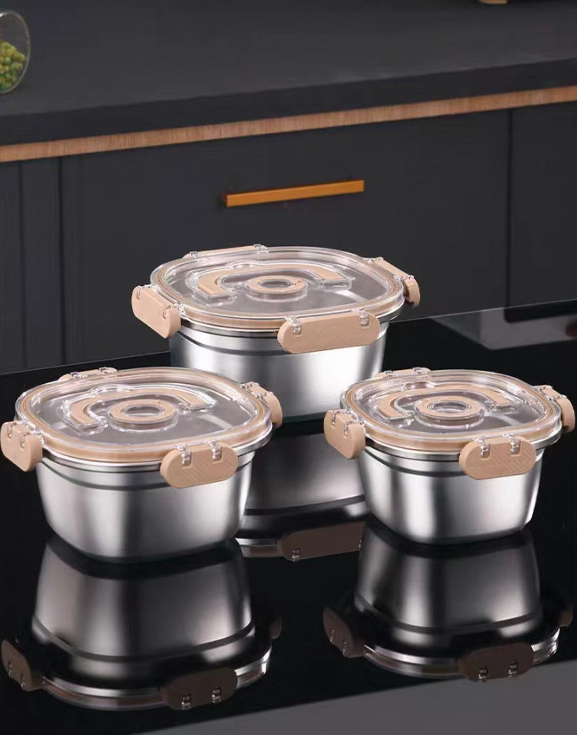 304 stainless steel fresh-keeping bowl with lid, sealed box, large-capacity lunch box, food-grade microwave-heated fresh-keeping box Application Scenario