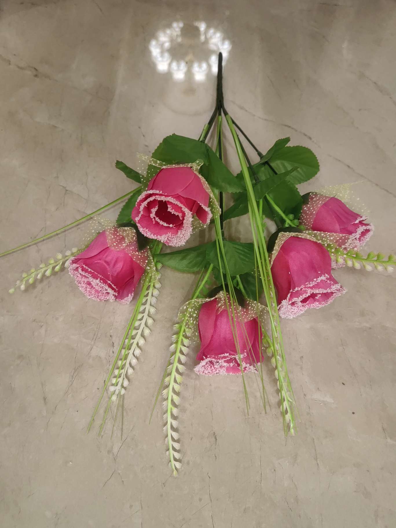 5头玫瑰 便宜花 殡葬用品 要掃墓用的塑膠花