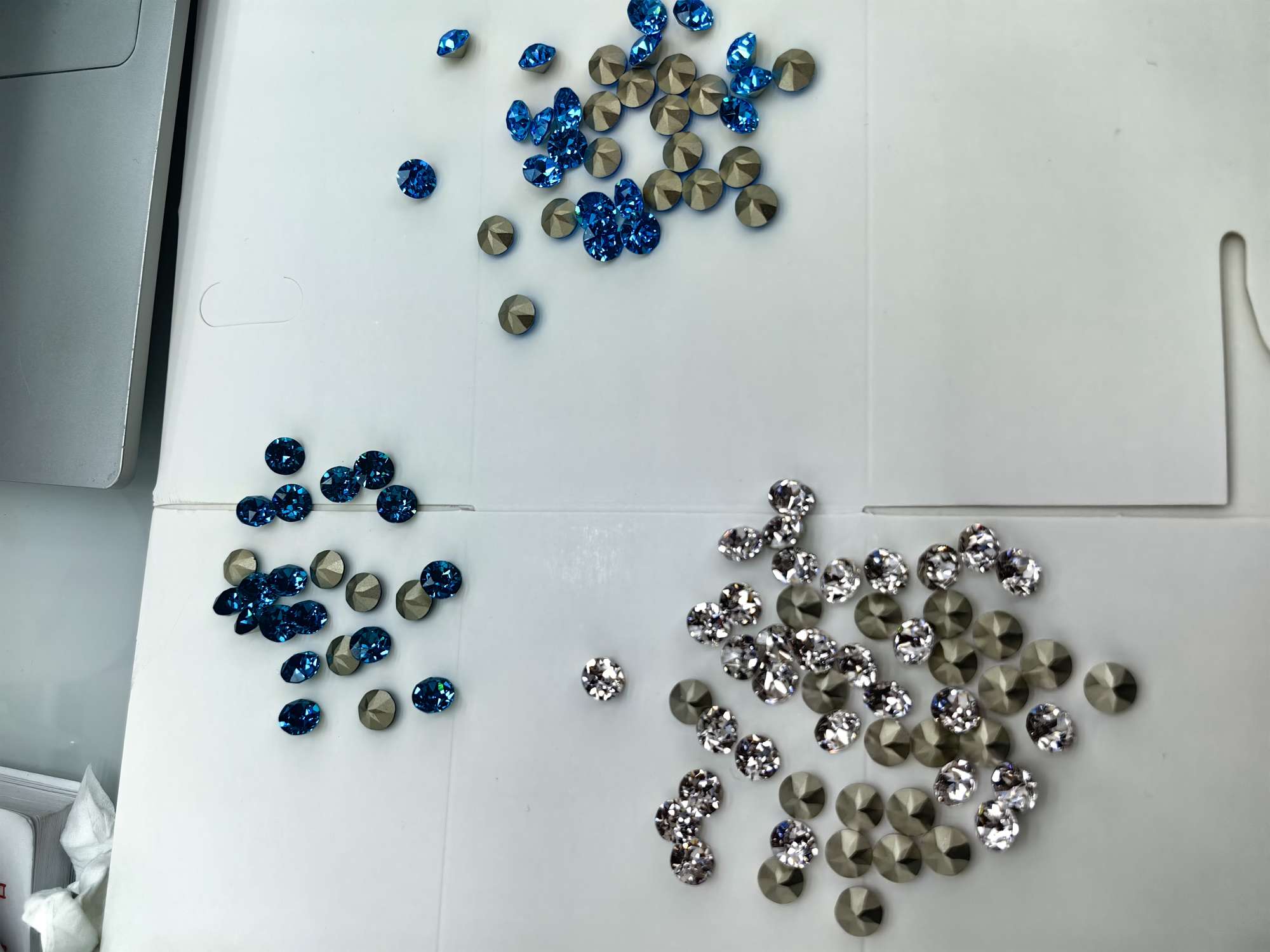 A wide range of fashionable accessories and accessories are carefully selected. They are simple and versatile, and are a combination of handcrafted DIY accessories and decorative items Application Scenario