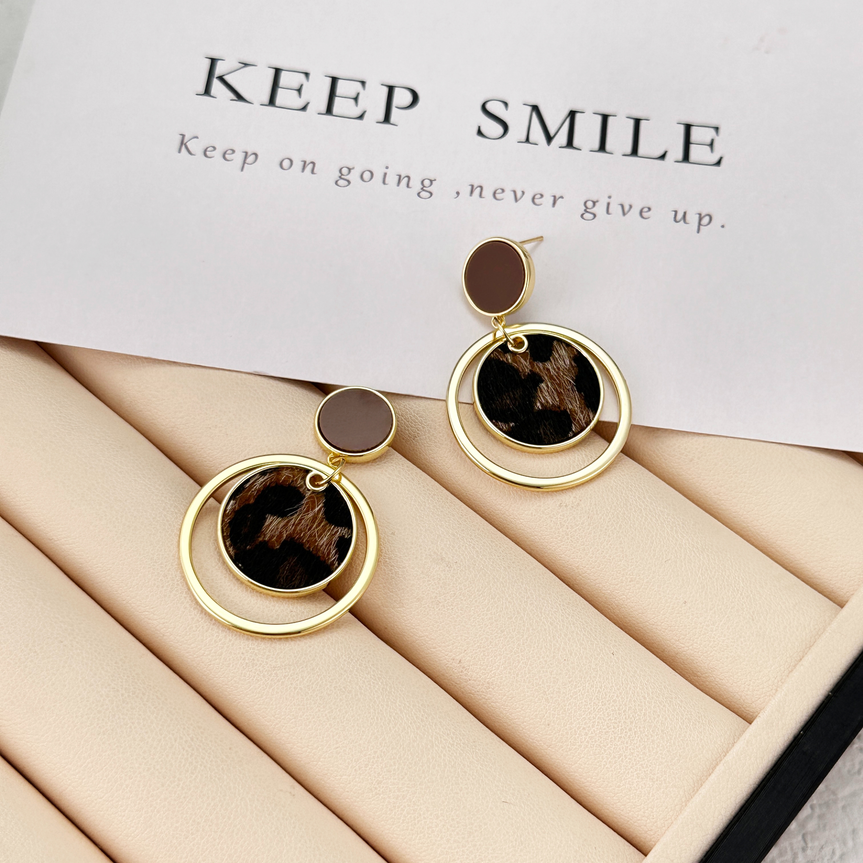 几何耳环女简约镂空ins小众冷淡风耳坠气质夸张耳饰