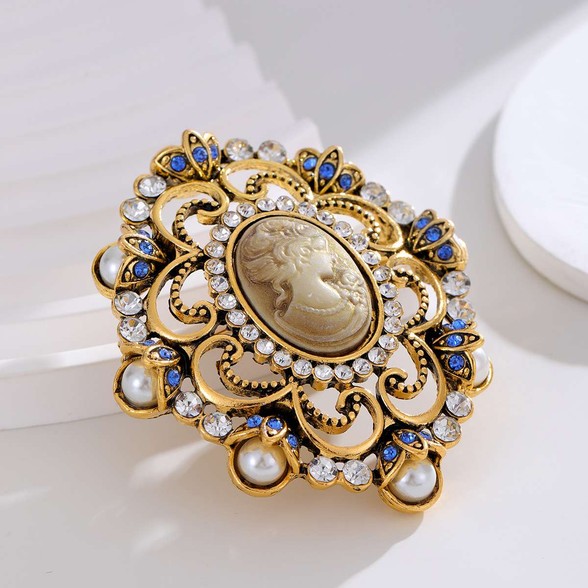 跨境热销合金中古珐琅花朵胸针经典百搭女士礼服开衫胸针产品图