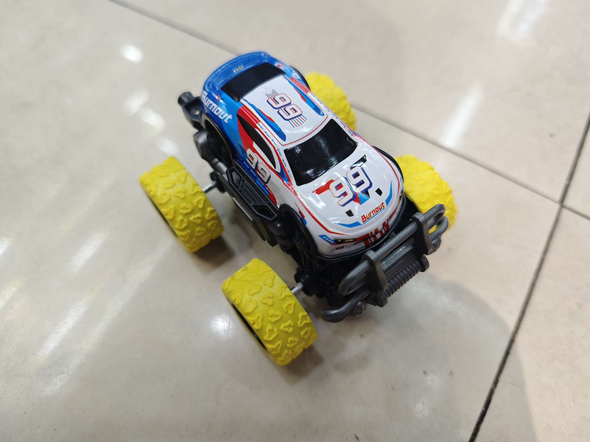 越野车 惯性车 off-road vehicle 展示盒产品图