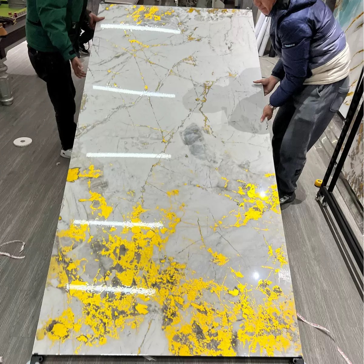 优质护墙板环保无甲醛UV板现代简约装修材料墙面装饰板耐用美观