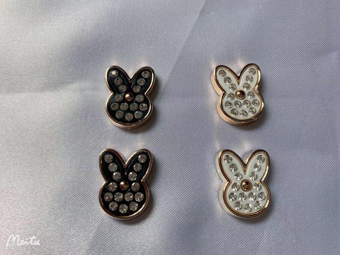 Black and white rabbit ABS electroplated with holes, bottom surface pasted with nails, clothing and shoe accessories with rivets, shoe nails, etc. diy Specification image