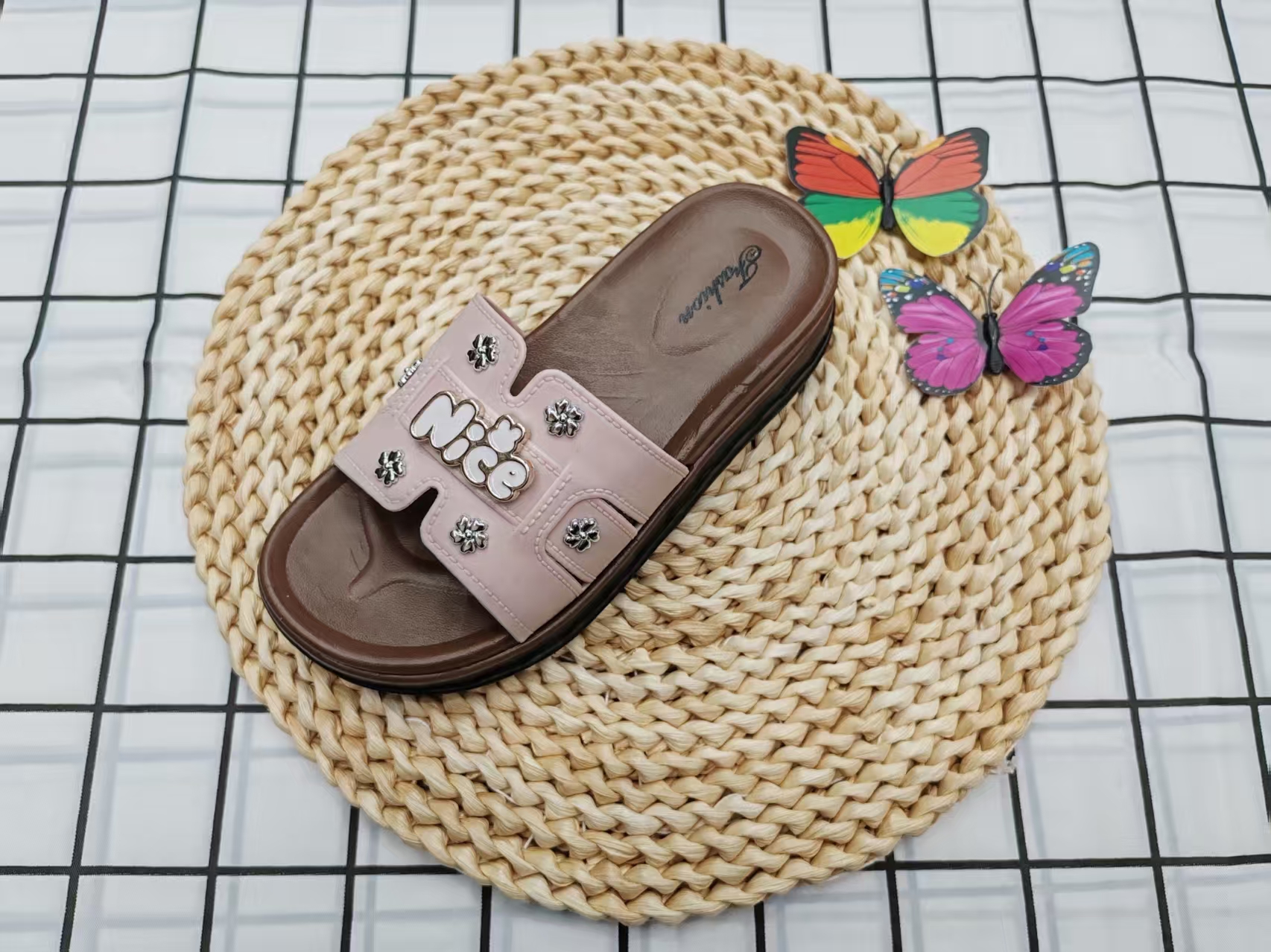 New thick-soled anti-slip flip-flops for children in summer 2025 details Picture