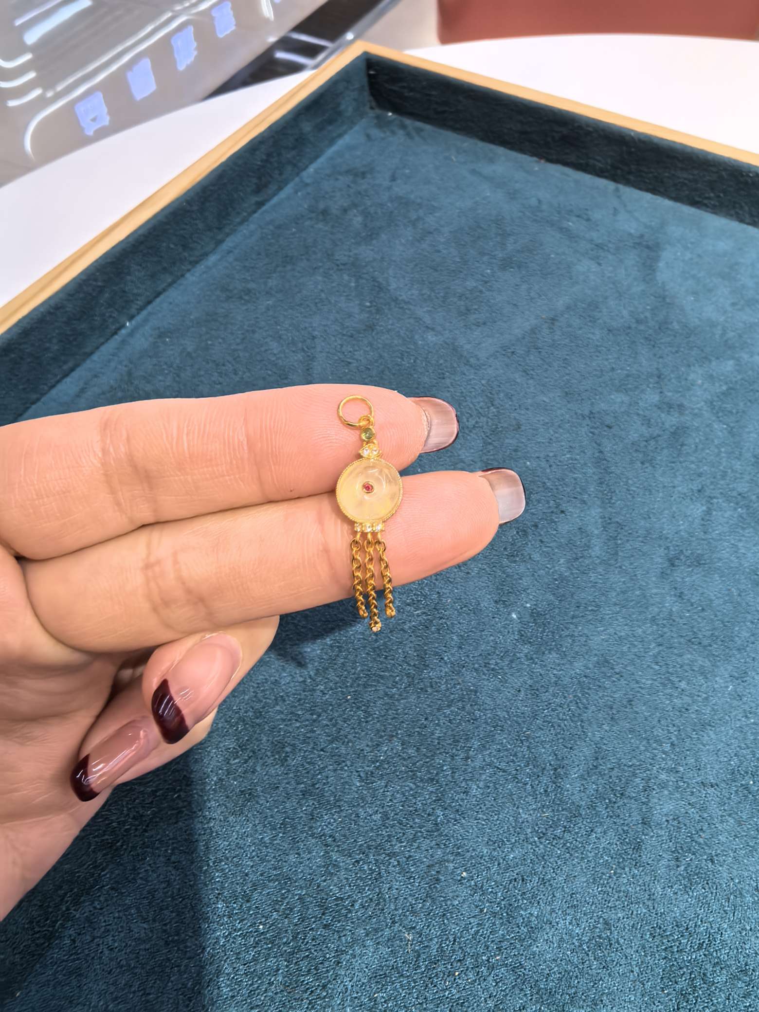 水沫玉流苏提溜