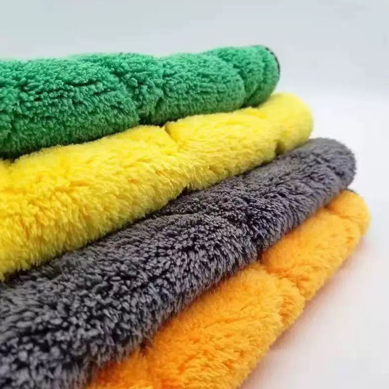 Factory direct sales of new diamond-shaped checkered coral velvet car wash towels, thickened and soft car wash towels, car beauty and cleaning, strong water absorption, no shedding, no water stains, various sizes, suitable for car washing, home care, pet bathing details Picture