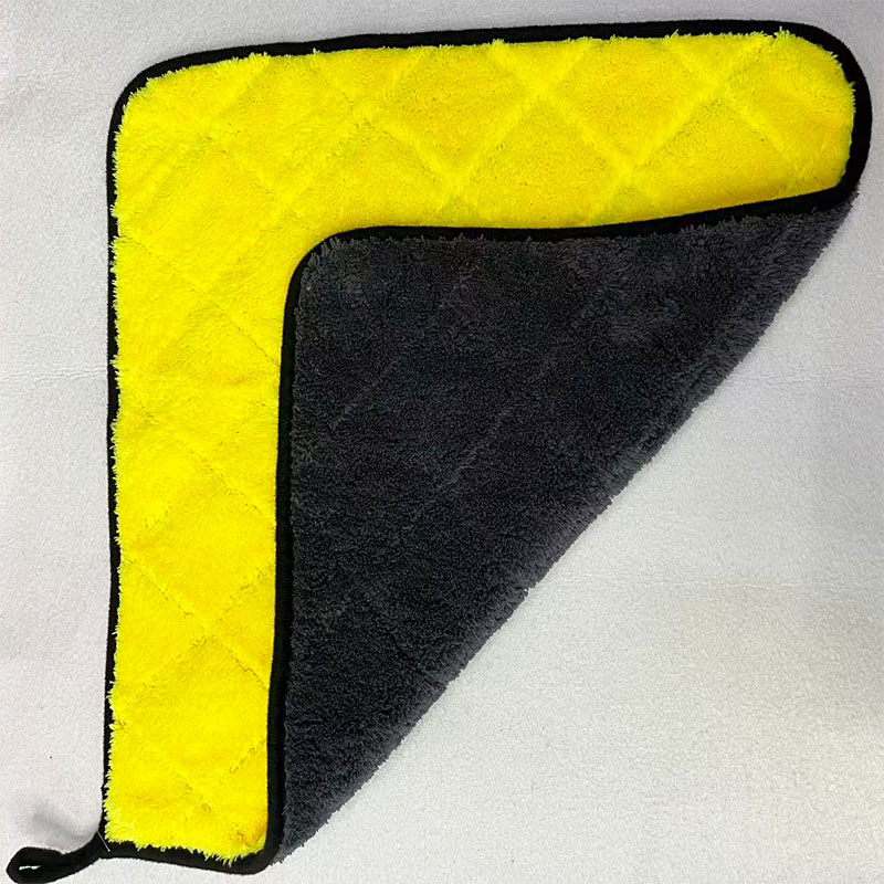 Factory direct sales of new diamond-shaped checkered coral velvet car wash towels, thickened and soft car wash towels, car beauty and cleaning, strong water absorption, no shedding, no water stains, various sizes, suitable for car washing, home care, pet bathing Item Picture