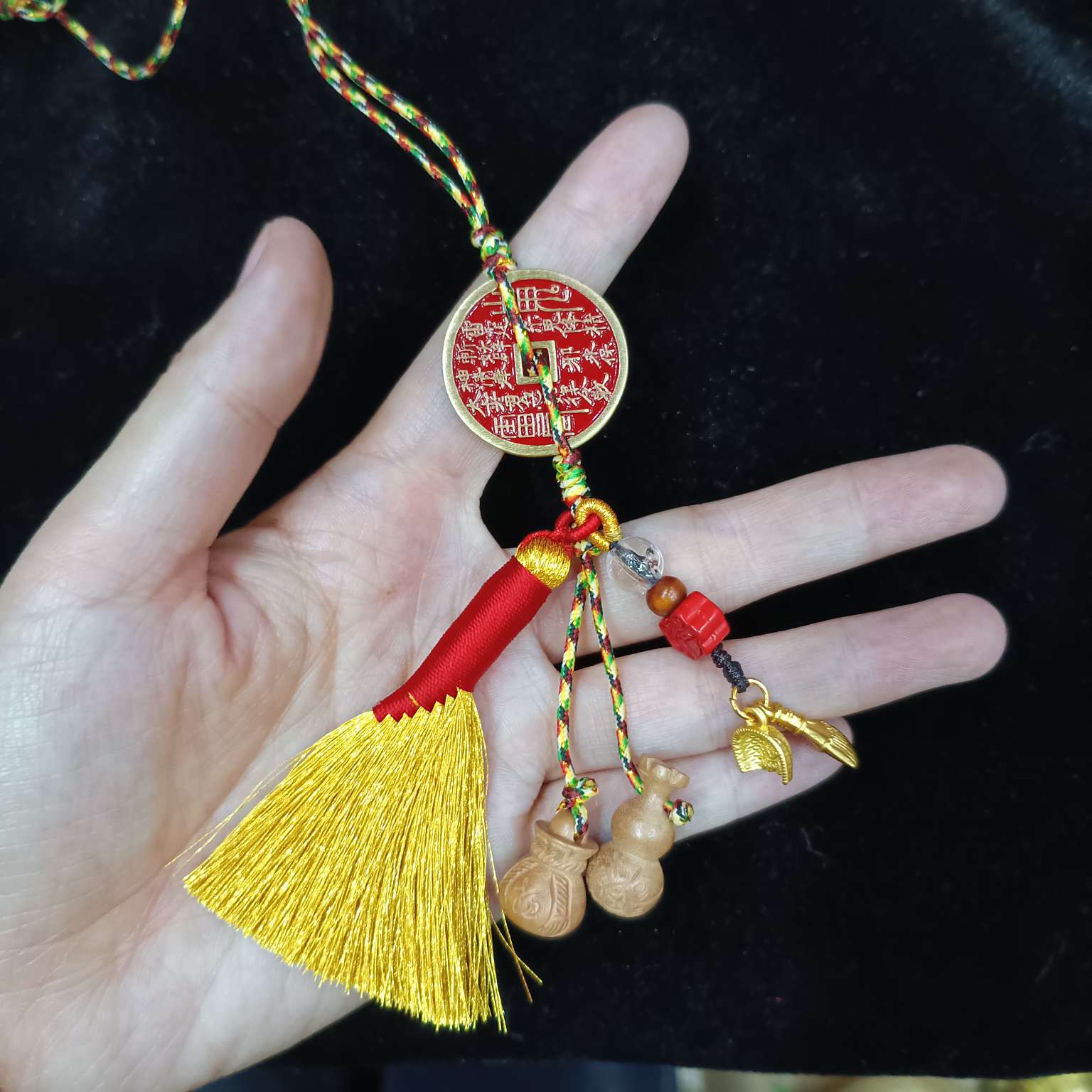 Zhonggong Craft Mountain Ghost Peach Wood Cinnabar Pendant Application Scenario