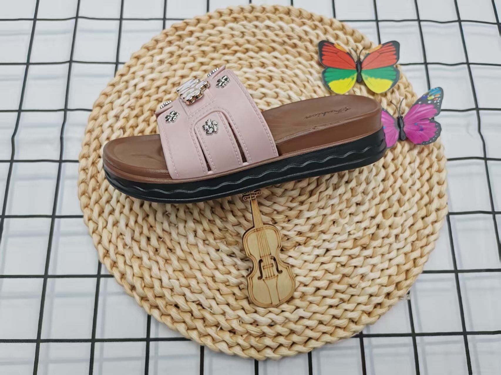 New thick-soled anti-slip flip-flops for children in summer 2025 Specification drawing