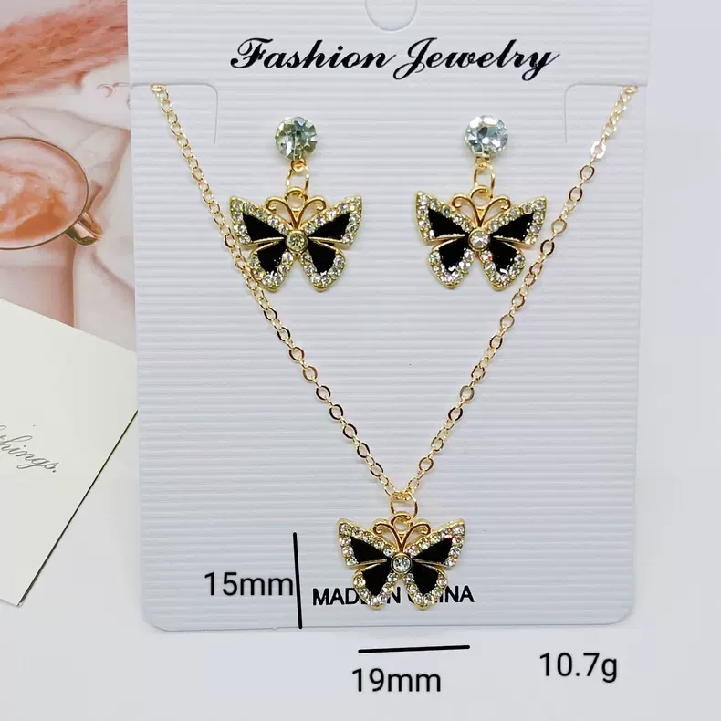 Cross-border bestseller four-leaf clover butterfly earrings necklace set filled with diamonds, black oil drip fashionable necklace collarbone chain Application Scenario