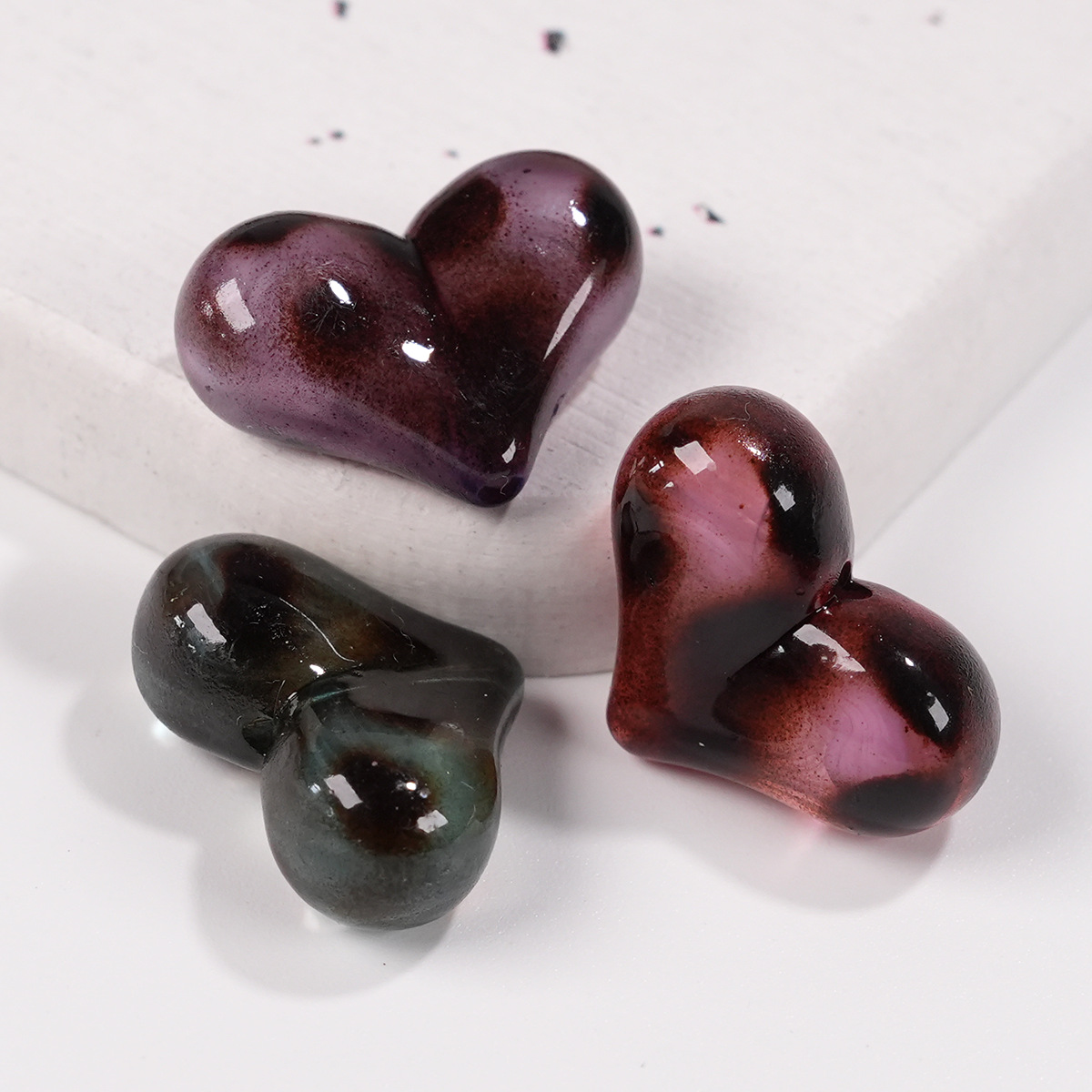 Acrylic leopard-print small hearts Specification image