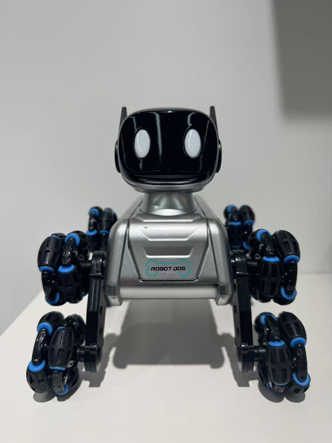 The 2025 new model of the intelligent remote control robot dog eight-wheel special effect car humidifier for the Digital Trade Center Application Scenario