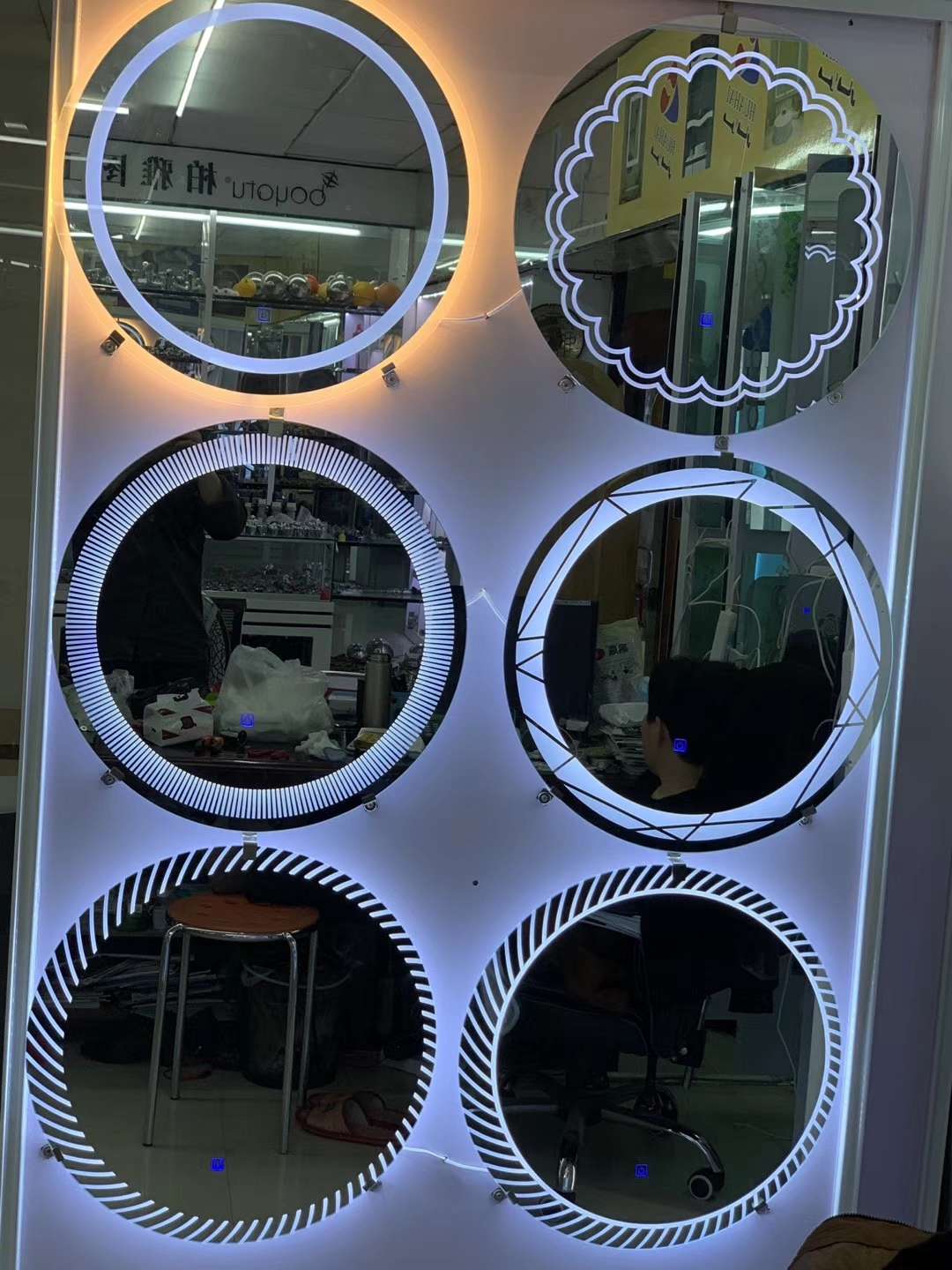 浴室镜，新款镜，LED镜， 镜子，圆镜，美容镜